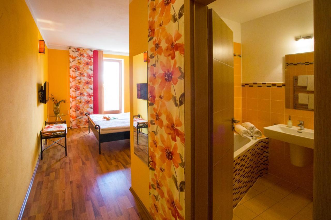 Design Hotel Romantick Trebon Ngoại thất bức ảnh