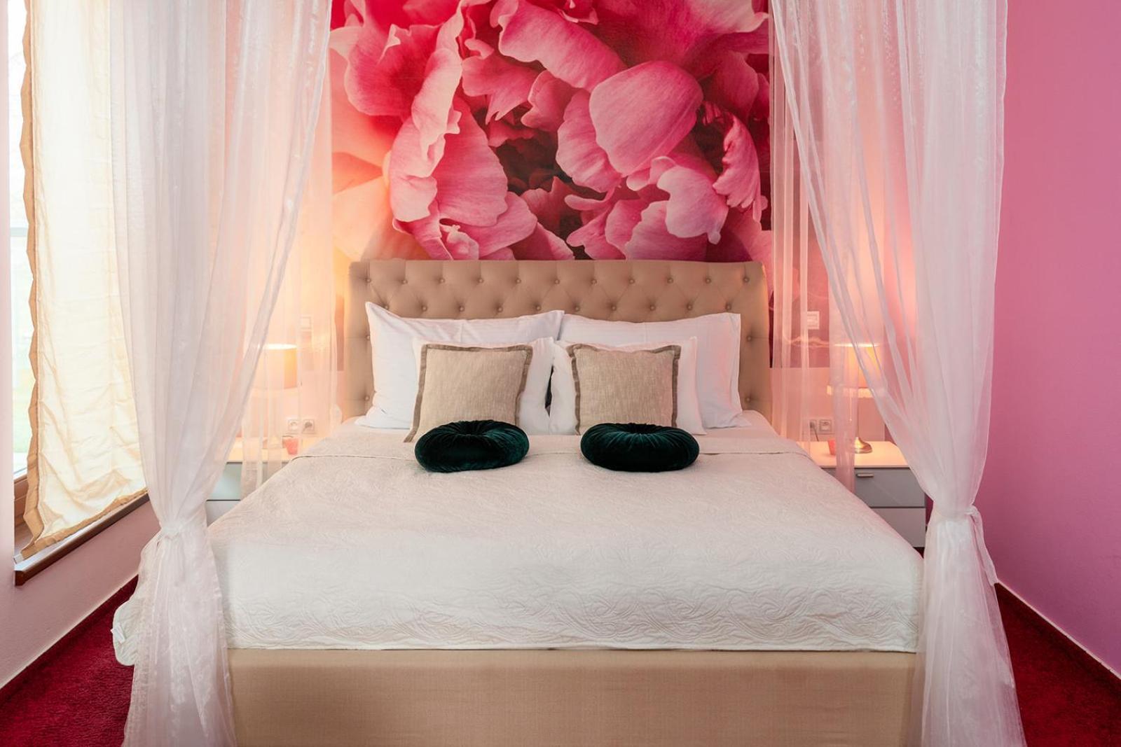 Design Hotel Romantick Trebon Ngoại thất bức ảnh